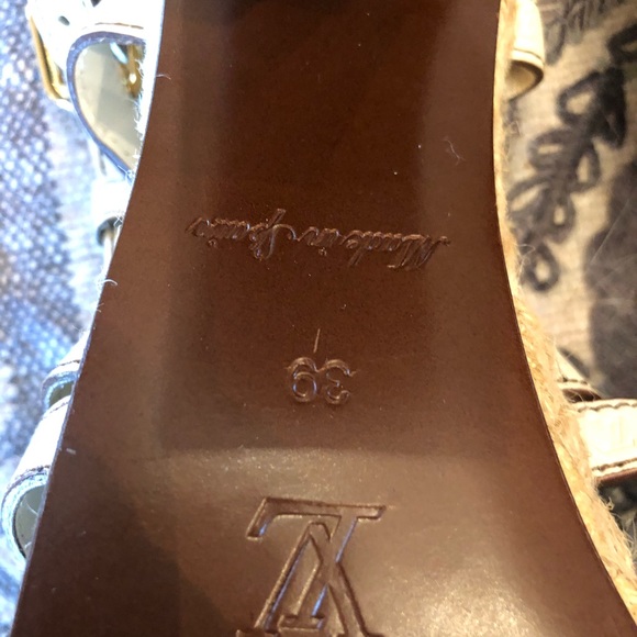 Shoes - Picture 5 of 8